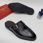 Ferragamo backless shoe leather black colour