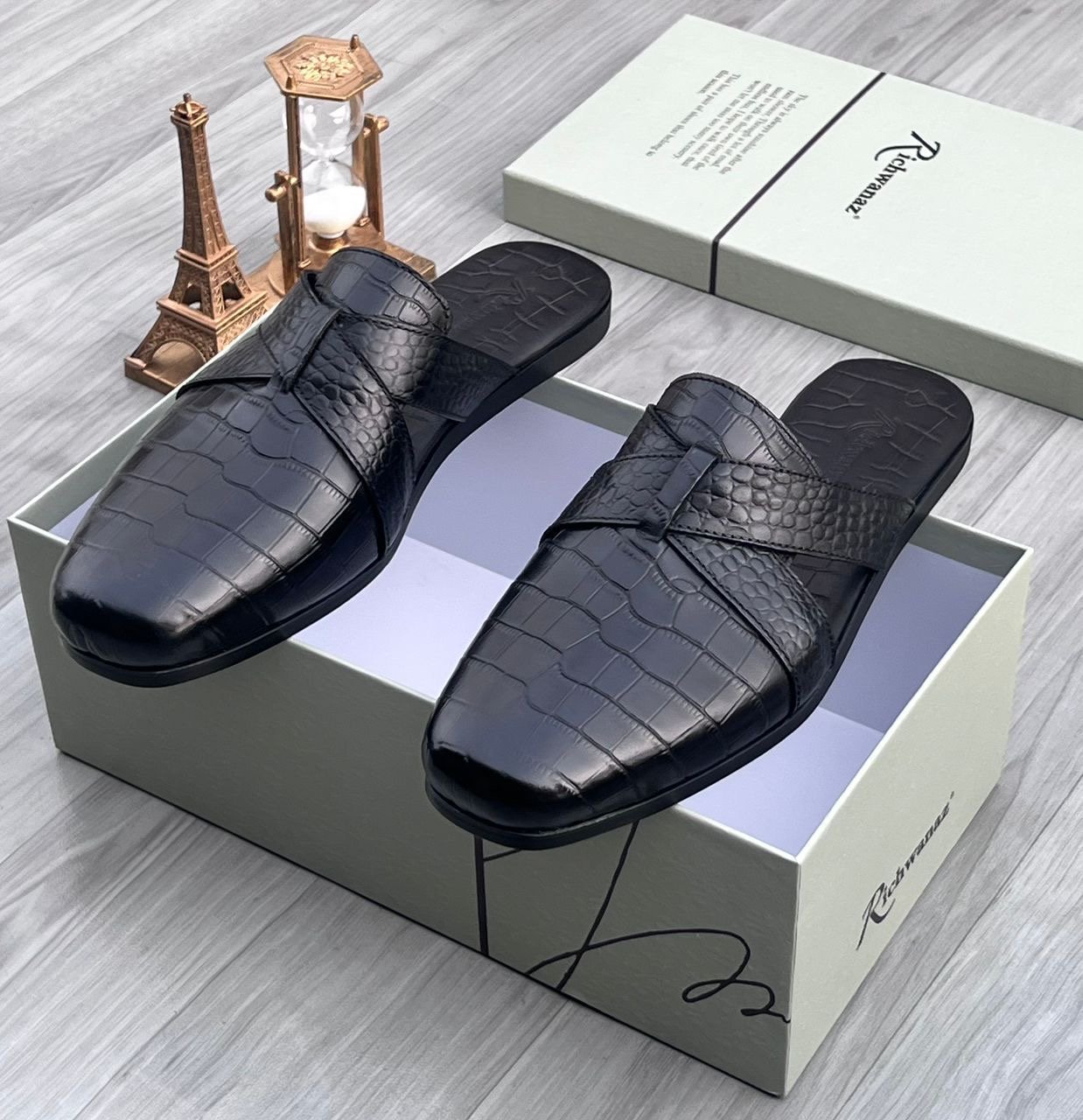 19f2323d-c7ed-4377-90e6-3c35dab0cf48 Steve Riots Crocs Embellish Leather Mules Black - Image 1