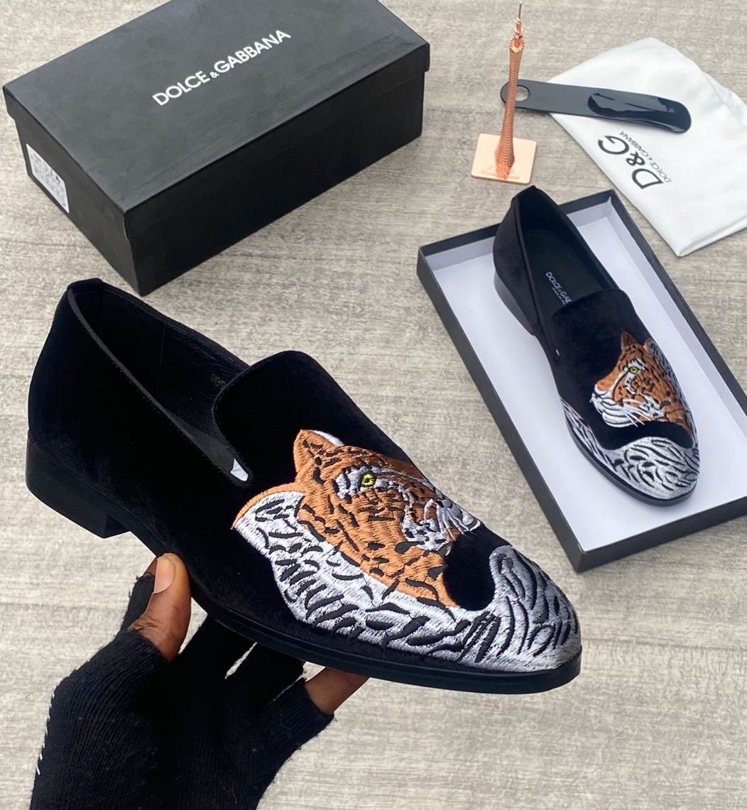 40442a27-be20-4a83-bbf4-a562503d165b D&G tiger embroidered black velvet loafers - Image 1