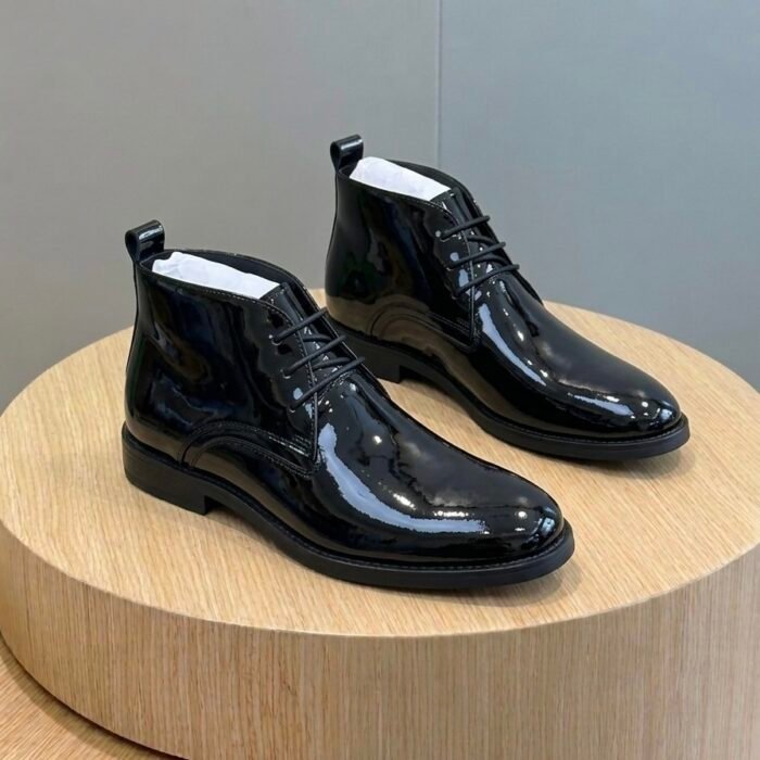 Clarks lace-up leather Chelsea boot shining Black - Image 2