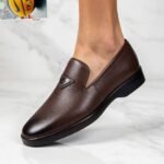 Astaire full-grain logo embellish rough leather loafers brown