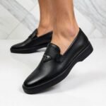 Astaire full-grain logo embellish rough leather loafers black